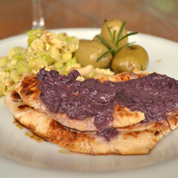 Filé de frango ao pesto de azeitona chilena