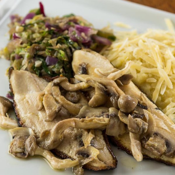 Truta ao molho de cogumelos