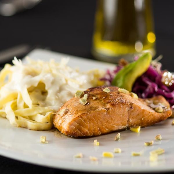 Salmão grelhado com gengibre